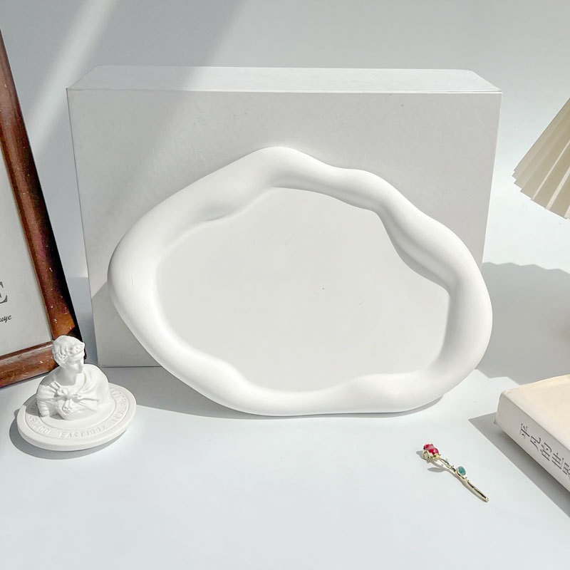 Декоративный поднос с неровным – обзор и цена Travertine Tray Oval
